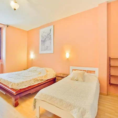 With Direct Access To The River *