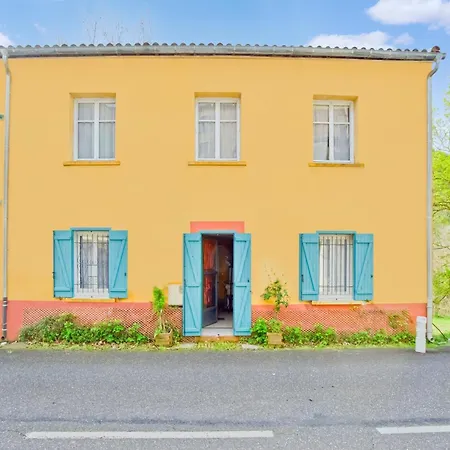 With Direct Access To The River Gornies