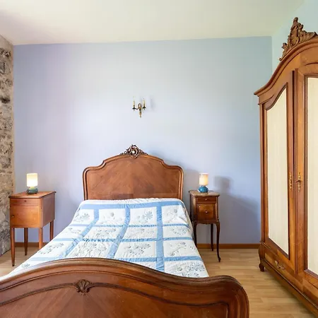 With Direct Access To The River Gornies