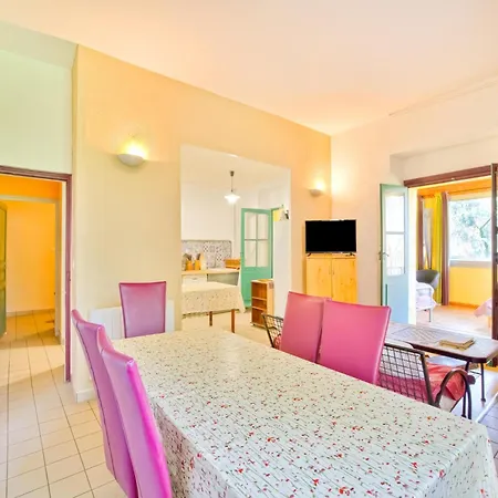 Vintage Retreat By The Vis