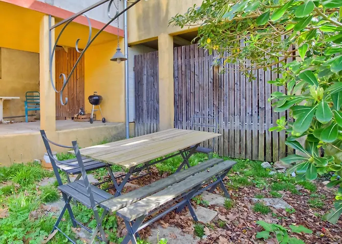 Vintage Retreat By The Vis Casa de Férias Gornies